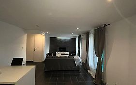 Grand Appartement Climatise Et Fonctionnel
